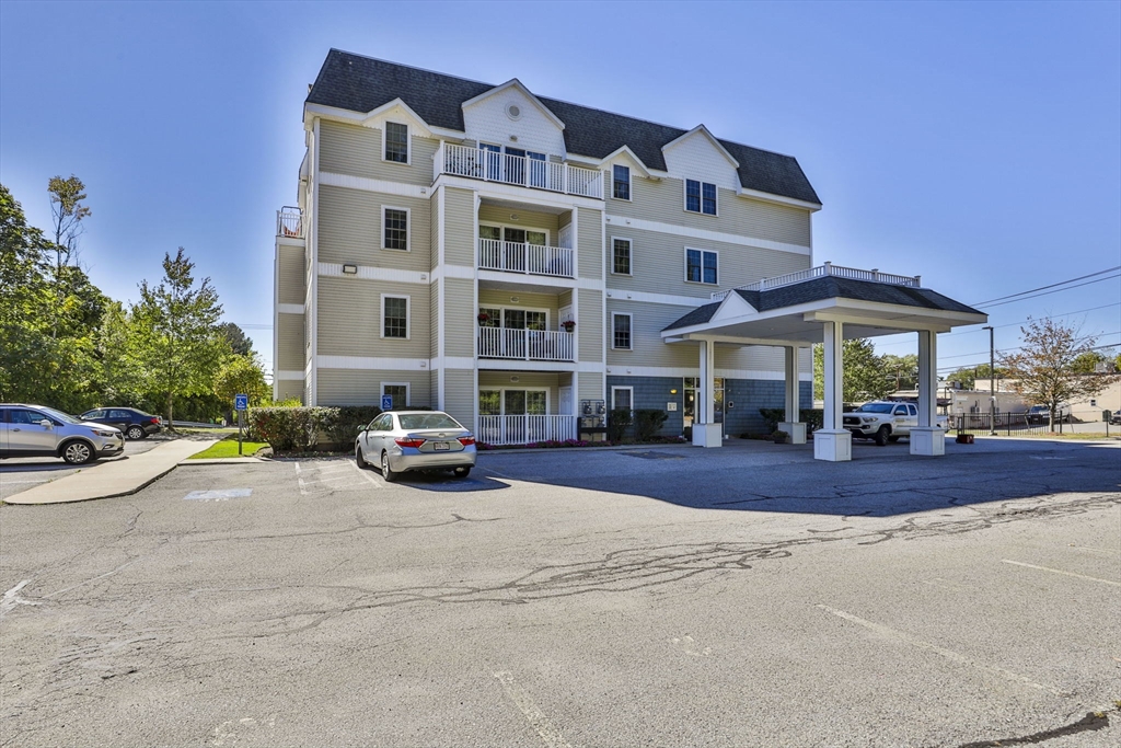 34 Burnham Rd, Methuen, Massachusetts, 2 Bedrooms Bedrooms, 4 Rooms Rooms,2 BathroomsBathrooms,Residential,For Sale,Burnham Rd,73439051