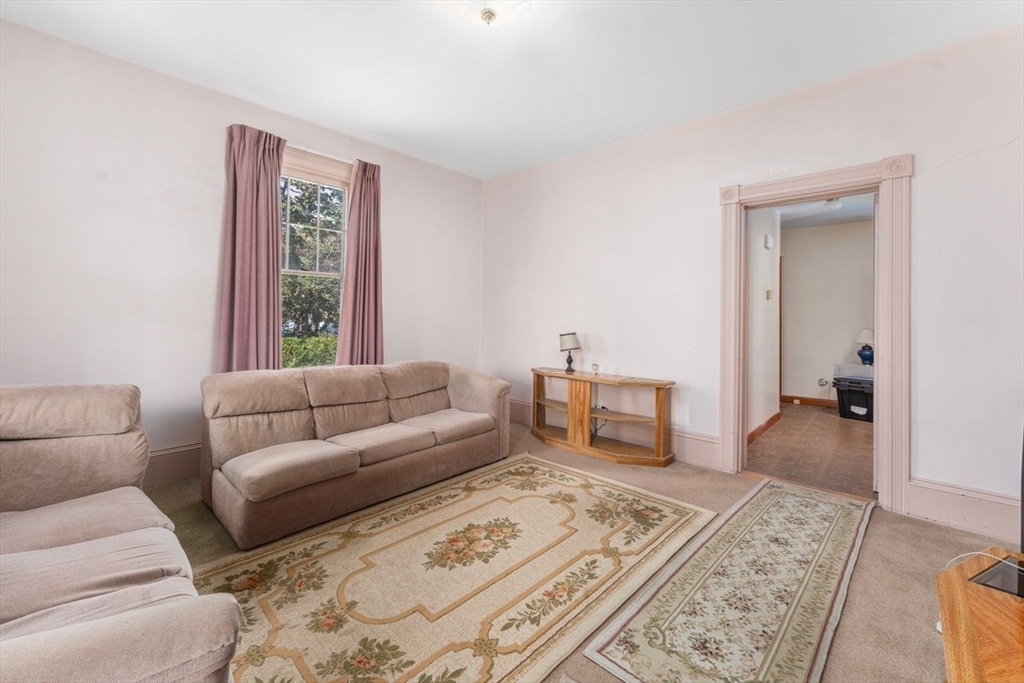 252 Evergreen St, Pawtucket, Rhode Island, 6 Bedrooms Bedrooms, 12 Rooms Rooms,3 BathroomsBathrooms,Residential Income,For Sale,Evergreen St,73435104