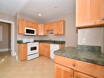 392 Reedsdale, Milton, Massachusetts, 2 Bedrooms Bedrooms, 5 Rooms Rooms,1 BathroomBathrooms,Residential Lease,For Rent,Reedsdale,73415865