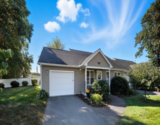 10 Parc Pl, Southampton, Massachusetts, 2 Bedrooms Bedrooms, 5 Rooms Rooms,2 BathroomsBathrooms,Residential,For Sale,Parc Pl,73443070