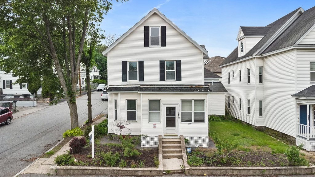 199 Mammoth Rd, Lowell, Massachusetts, 4 Bedrooms Bedrooms, 8 Rooms Rooms,2 BathroomsBathrooms,Residential,For Sale,Mammoth Rd,73352808