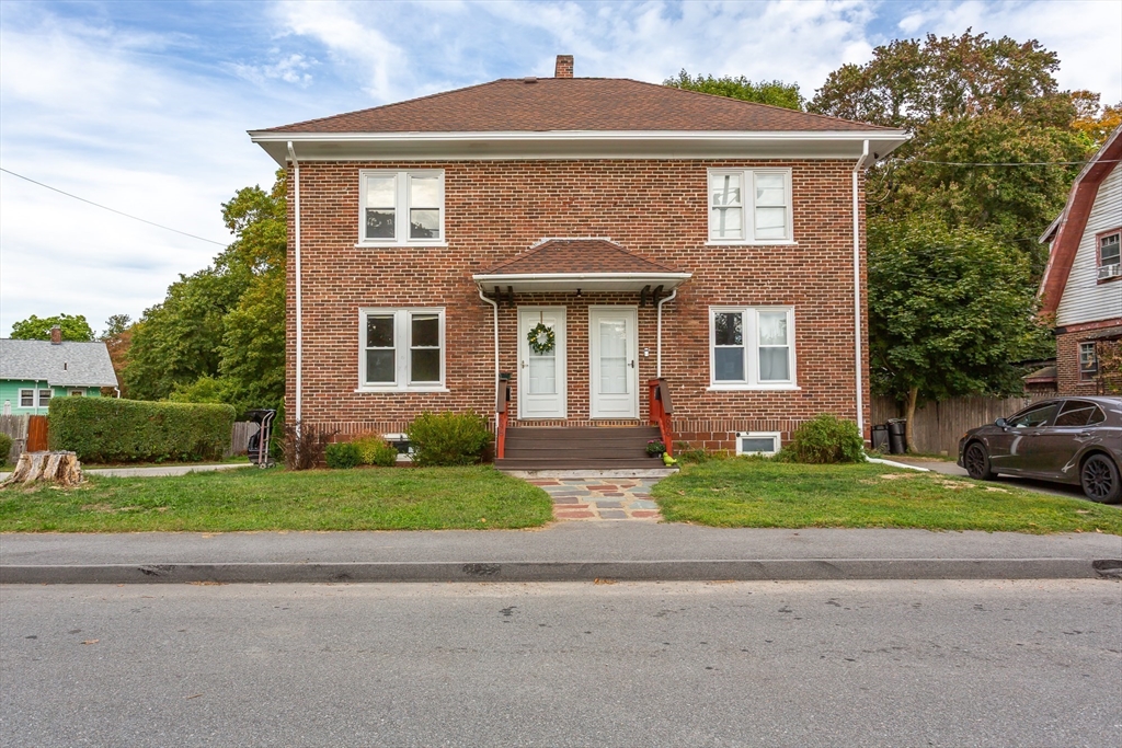 698 School Street, Dighton, Massachusetts, 2 Bedrooms Bedrooms, 4 Rooms Rooms,1.5 BathroomsBathrooms,Residential,For Sale,School Street,73434025