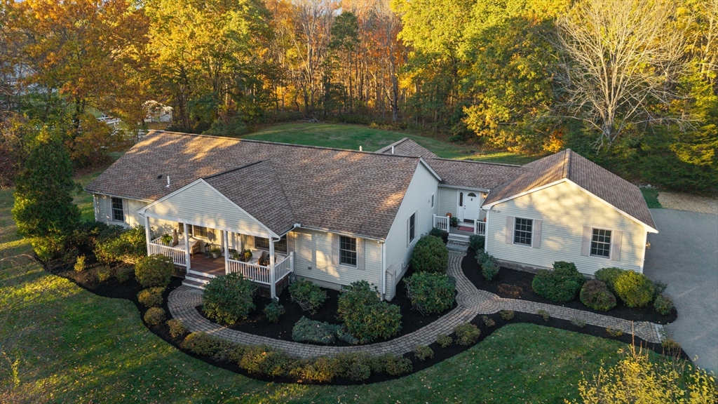 152 Indian Hill St, West Newbury, Massachusetts, 4 Bedrooms Bedrooms, 8 Rooms Rooms,2.5 BathroomsBathrooms,Residential,For Sale,Indian Hill St,73448158