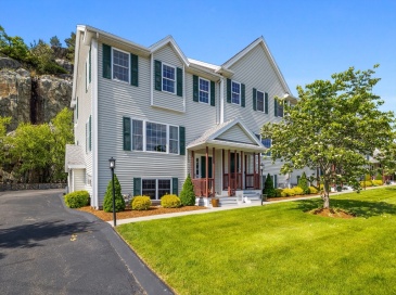 60 Sylvan, Melrose, Massachusetts, 3 Bedrooms Bedrooms, 6 Rooms Rooms,3 BathroomsBathrooms,Residential Lease,For Rent,Sylvan,73450657