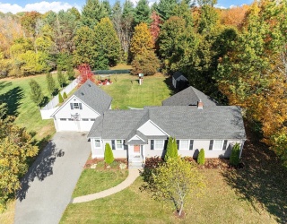 70 Salem St, North Andover, Massachusetts, 3 Bedrooms Bedrooms, 5 Rooms Rooms,2 BathroomsBathrooms,Residential,For Sale,Salem St,73447004