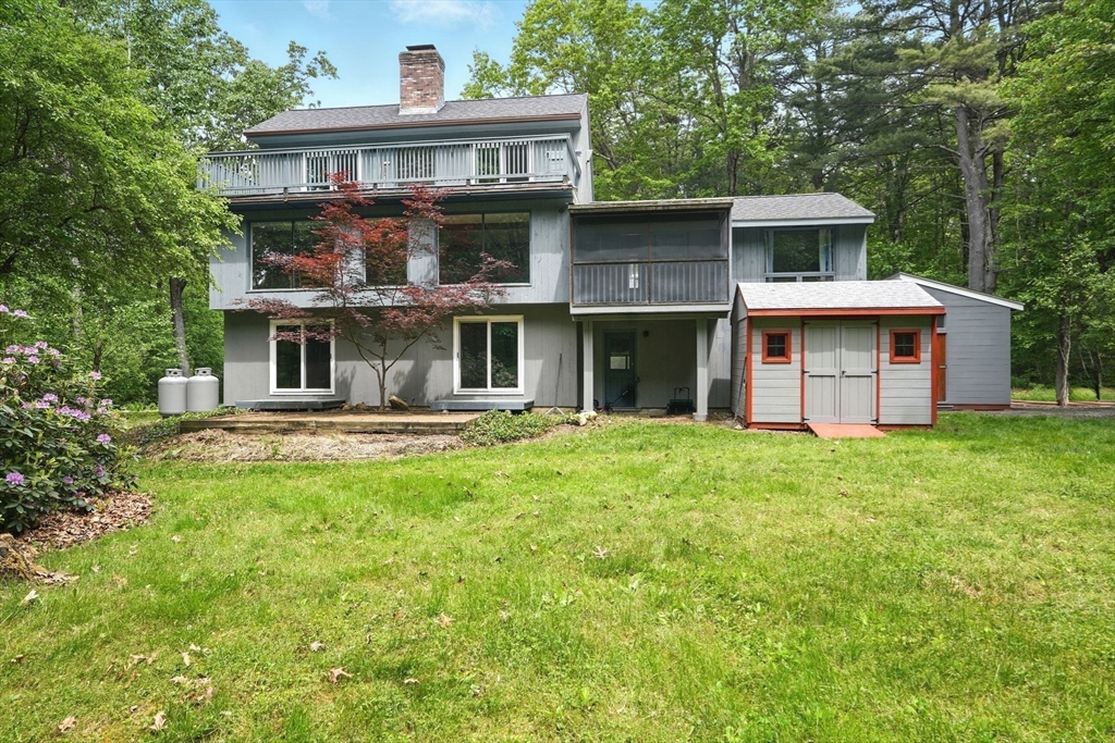 237 Shutesbury Rd, Amherst, Massachusetts, 3 Bedrooms Bedrooms, 7 Rooms Rooms,3 BathroomsBathrooms,Residential,For Sale,Shutesbury Rd,73385313