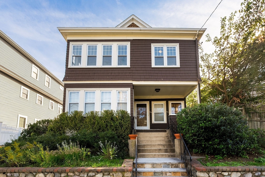 547 - 549 Riverside Avenue, Medford, Massachusetts, 5 Bedrooms Bedrooms, 13 Rooms Rooms,3 BathroomsBathrooms,Residential Income,For Sale,Riverside Avenue,73438820