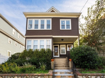 547 - 549 Riverside Avenue, Medford, Massachusetts, 5 Bedrooms Bedrooms, 13 Rooms Rooms,3 BathroomsBathrooms,Residential Income,For Sale,Riverside Avenue,73438820