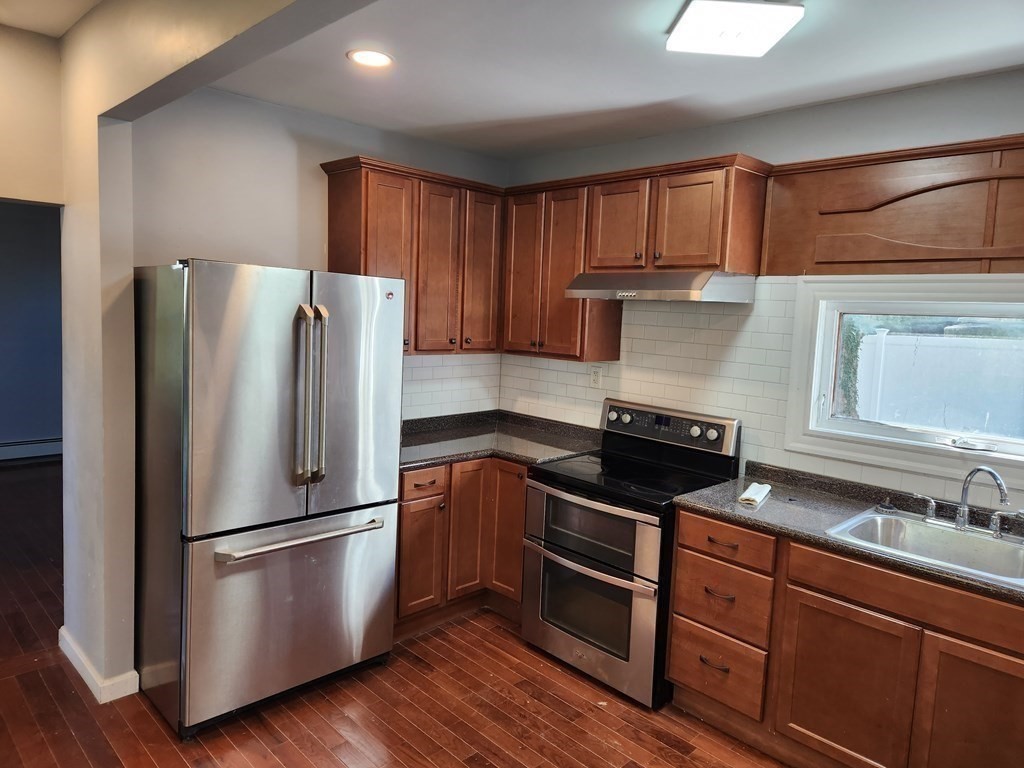 345 Purchase St, New Bedford, Massachusetts, 3 Bedrooms Bedrooms, 6 Rooms Rooms,2 BathroomsBathrooms,Residential,For Sale,Purchase St,73359071