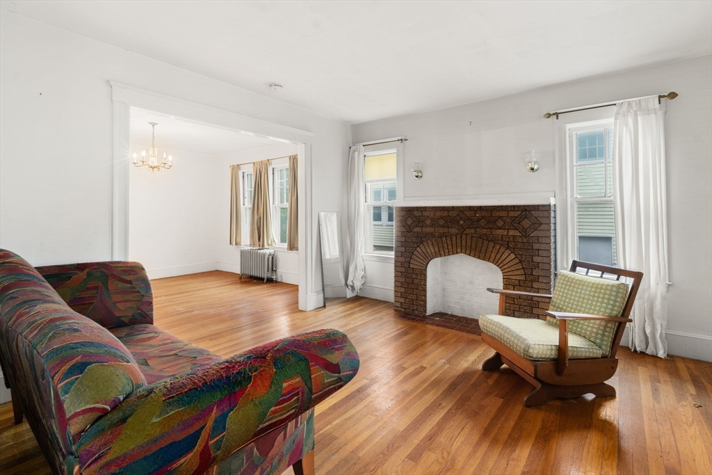 35 Estabrook, Quincy, Massachusetts, 4 Bedrooms Bedrooms, 11 Rooms Rooms,1 BathroomBathrooms,Residential Income,For Sale,Estabrook,73436219