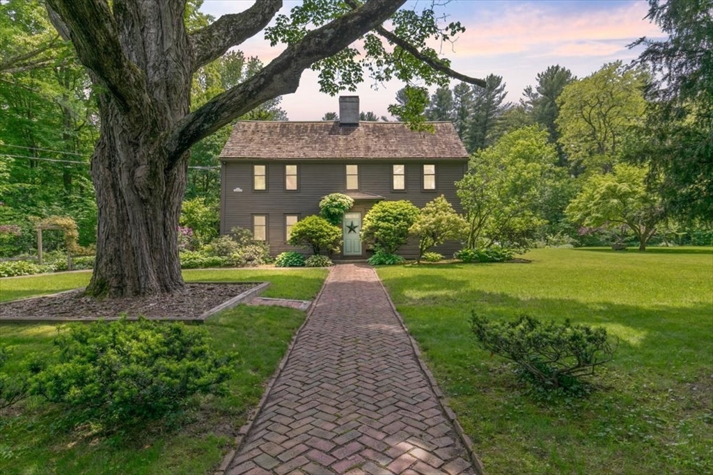 88 Central Street, Andover, Massachusetts, 5 Bedrooms Bedrooms, 10 Rooms Rooms,2.5 BathroomsBathrooms,Residential,For Sale,Central Street,73382050