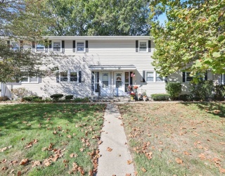 101 Doverbrook Rd, Chicopee, Massachusetts, 2 Bedrooms Bedrooms, 4 Rooms Rooms,1 BathroomBathrooms,Residential,For Sale,Doverbrook Rd,73436867