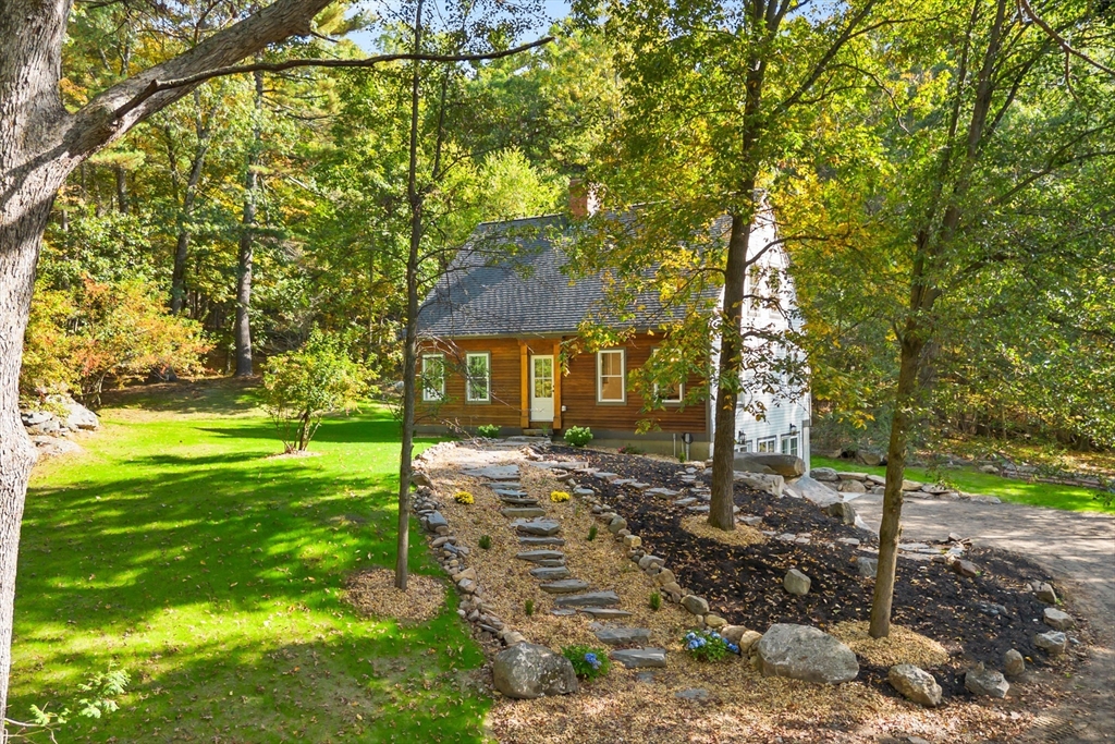 23 Harvard Rd, Bolton, Massachusetts, 3 Bedrooms Bedrooms, 6 Rooms Rooms,3.5 BathroomsBathrooms,Residential,For Sale,Harvard Rd,73438865