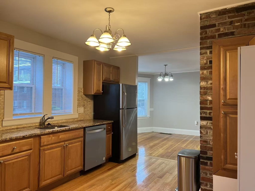 1 Laurel St, Arlington, Massachusetts, 3 Bedrooms Bedrooms, 4 Rooms Rooms,1 BathroomBathrooms,Residential Lease,For Rent,Laurel St,73445136