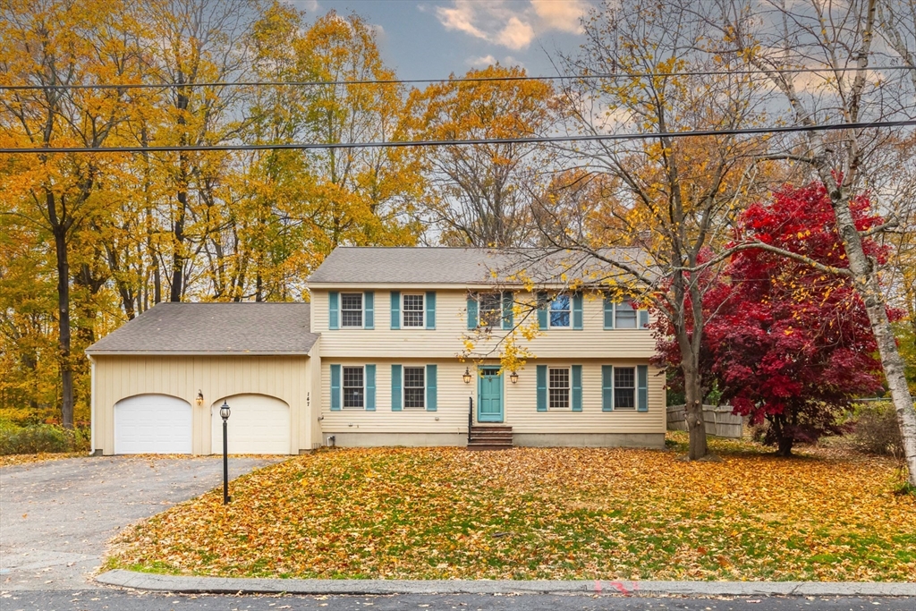 147 Sutton Hill Road, North Andover, Massachusetts, 4 Bedrooms Bedrooms, 9 Rooms Rooms,2.5 BathroomsBathrooms,Residential Lease,For Rent,Sutton Hill Road,73452888