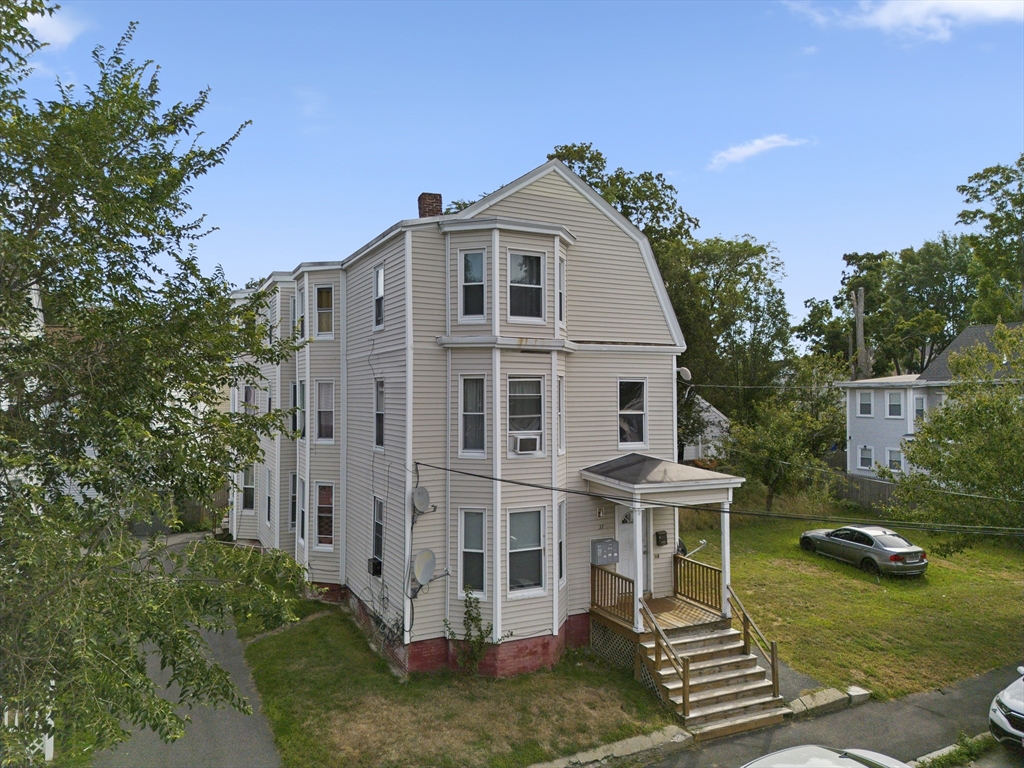 37 Cedar St, Haverhill, Massachusetts, 10 Bedrooms Bedrooms, 19 Rooms Rooms,4 BathroomsBathrooms,Residential Income,For Sale,Cedar St,73424702