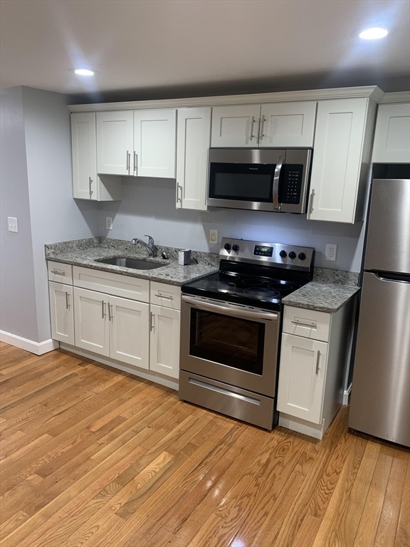 16 Sycamore St, Worcester, Massachusetts, 2 Bedrooms Bedrooms, 5 Rooms Rooms,2 BathroomsBathrooms,Residential Lease,For Rent,Sycamore St,73454246