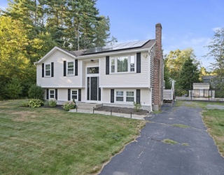 1225 Hanover St, Hanover, Massachusetts, 3 Bedrooms Bedrooms, 6 Rooms Rooms,3 BathroomsBathrooms,Residential,For Sale,Hanover St,73428424