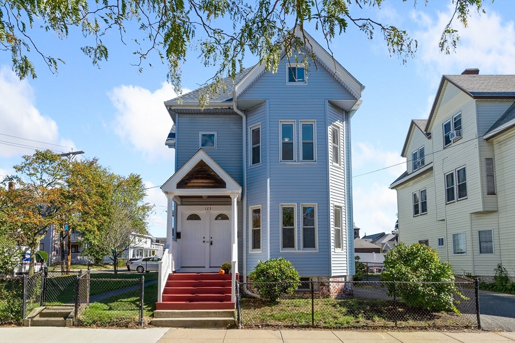 123 Hermon St, Winthrop, Massachusetts, 4 Bedrooms Bedrooms, 11 Rooms Rooms,2 BathroomsBathrooms,Residential Income,For Sale,Hermon St,73442302