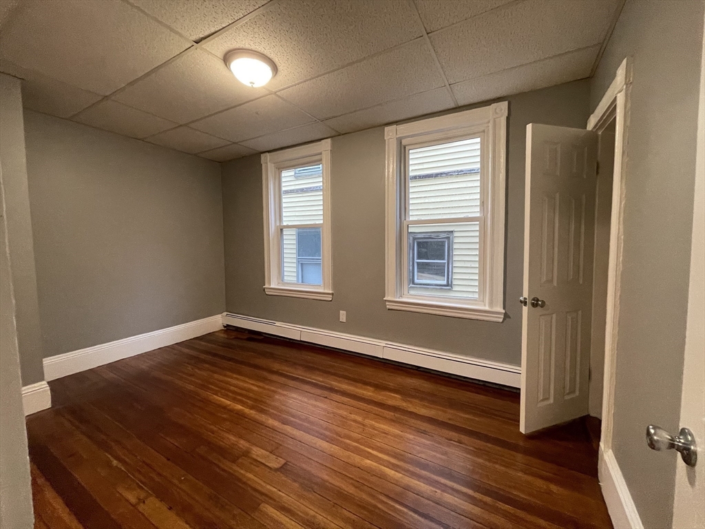 122 Thornton, Revere, Massachusetts, 3 Bedrooms Bedrooms, 5 Rooms Rooms,1 BathroomBathrooms,Residential Lease,For Rent,Thornton,73415357