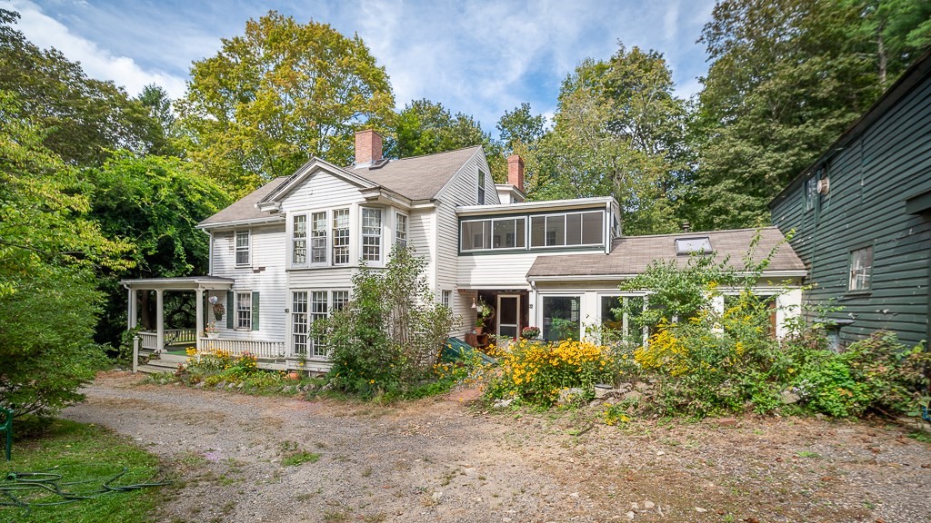 3 Ipswich Rd, Boxford, Massachusetts, 5 Bedrooms Bedrooms, 8 Rooms Rooms,3 BathroomsBathrooms,Residential,For Sale,Ipswich Rd,73434082