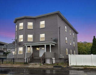 499 Boston St, Lynn, Massachusetts, 9 Bedrooms Bedrooms, 15 Rooms Rooms,3 BathroomsBathrooms,Residential Income,For Sale,Boston St,73443554