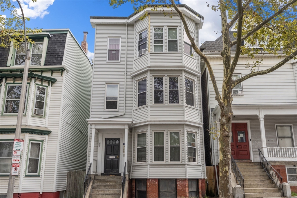 423 Meridian St, Boston, Massachusetts, 12 Bedrooms Bedrooms, 18 Rooms Rooms,3 BathroomsBathrooms,Residential Income,For Sale,Meridian St,73433963