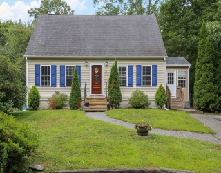 9 Center Rd, Dudley, Massachusetts, 3 Bedrooms Bedrooms, 5 Rooms Rooms,2 BathroomsBathrooms,Residential,For Sale,Center Rd,73421011