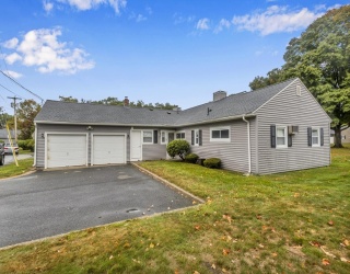 10 Greenwood Terrace, Chicopee, Massachusetts, 2 Bedrooms Bedrooms, 5 Rooms Rooms,1 BathroomBathrooms,Residential,For Sale,Greenwood Terrace,73445026