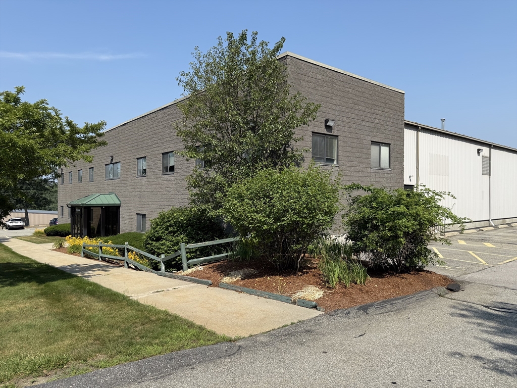 16 Industrial Way, Salem, New Hampshire, ,Commercial Lease,For Rent,Industrial Way,73401607