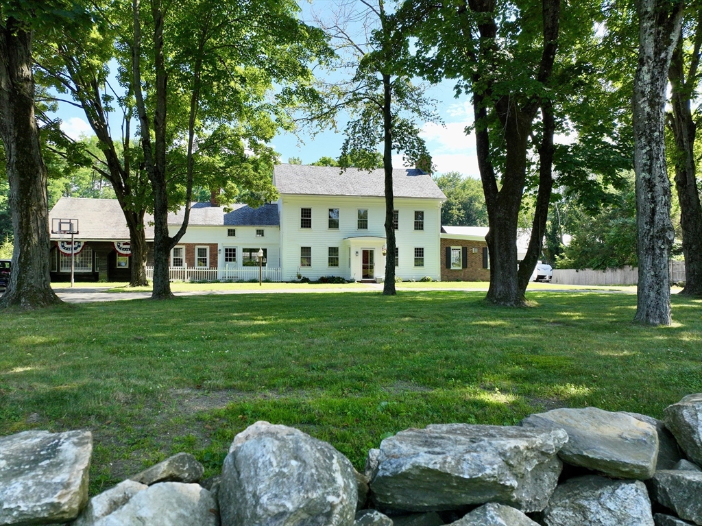 5 North Lane, Hadley, Massachusetts, 5 Bedrooms Bedrooms, 11 Rooms Rooms,2.5 BathroomsBathrooms,Residential,For Sale,North Lane,73400601