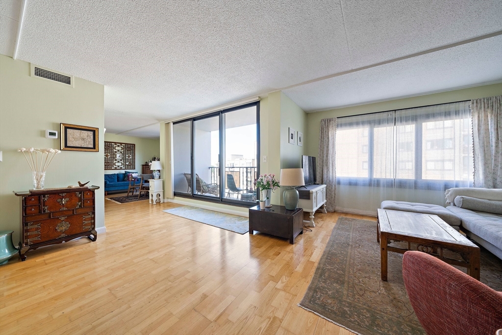 61 Broad Reach, Weymouth, Massachusetts, 3 Bedrooms Bedrooms, 6 Rooms Rooms,2.5 BathroomsBathrooms,Residential,For Sale,Broad Reach,73381218