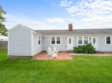 90 Broadway St, Yarmouth, Massachusetts, 2 Bedrooms Bedrooms, 5 Rooms Rooms,1 BathroomBathrooms,Residential,For Sale,Broadway St,73382765