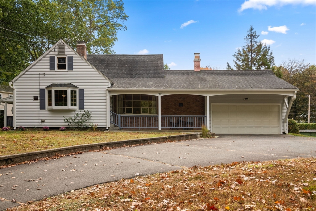 172 Valley View Drive, Westfield, Massachusetts, 3 Bedrooms Bedrooms, 6 Rooms Rooms,2 BathroomsBathrooms,Residential,For Sale,Valley View Drive,73444613