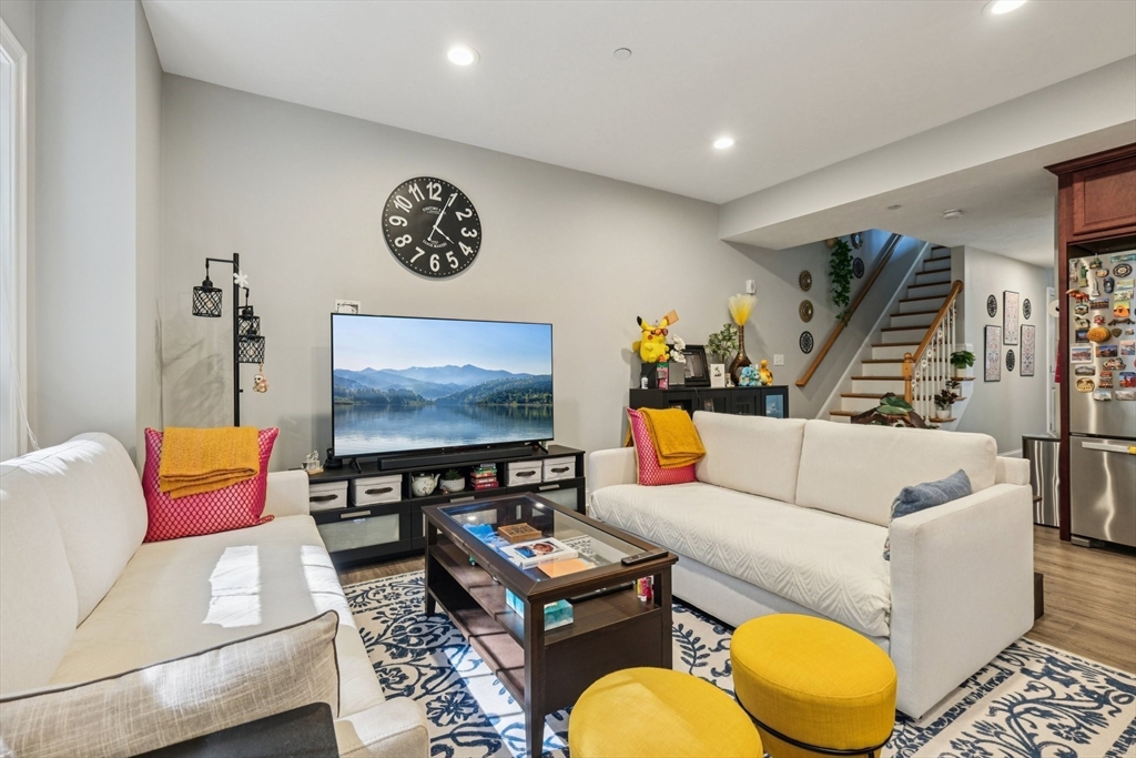 1455 Main St, Tewksbury, Massachusetts, 2 Bedrooms Bedrooms, 3 Rooms Rooms,2.5 BathroomsBathrooms,Residential,For Sale,Main St,73396343