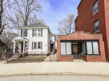 385 Pleasant St, Worcester, Massachusetts, 4 Bedrooms Bedrooms, 18 Rooms Rooms,4.5 BathroomsBathrooms,Residential Income,For Sale,Pleasant St,73362568