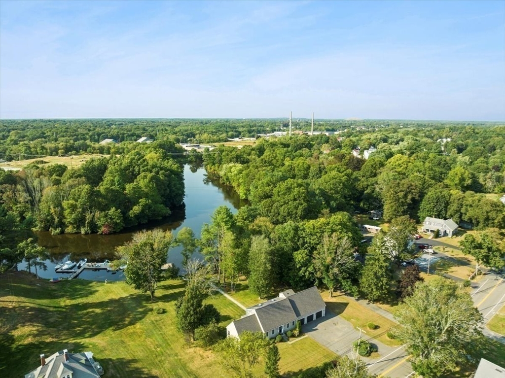 513 Berkley Str, Berkley, Massachusetts, 3 Bedrooms Bedrooms, 7 Rooms Rooms,2.5 BathroomsBathrooms,Residential,For Sale,Berkley Str,73438528