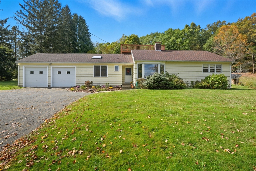 967 South East Street, Amherst, Massachusetts, 3 Bedrooms Bedrooms, 7 Rooms Rooms,2 BathroomsBathrooms,Residential,For Sale,South East Street,73441392