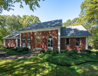 17 Robincrest Ct, Seekonk, Massachusetts, 3 Bedrooms Bedrooms, 7 Rooms Rooms,3 BathroomsBathrooms,Residential,For Sale,Robincrest Ct,73440888