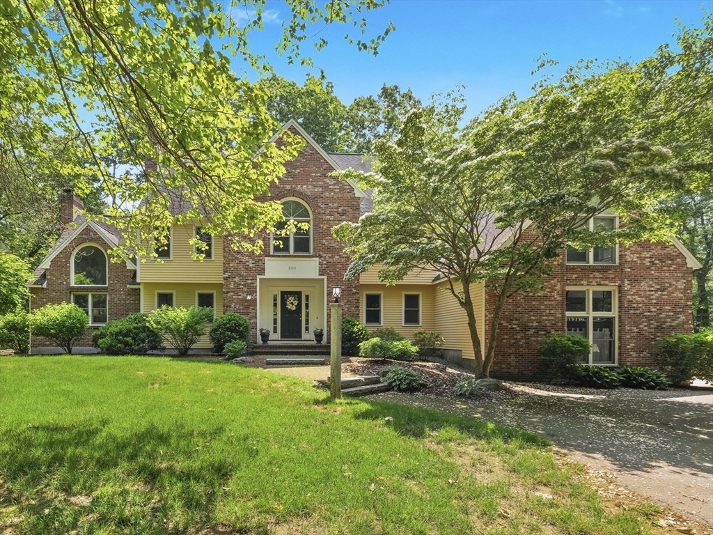 200 Newtown Road, Acton, Massachusetts, 5 Bedrooms Bedrooms, 9 Rooms Rooms,5 BathroomsBathrooms,Residential,For Sale,Newtown Road,73396604