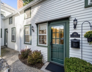 968 Chestnut Street, Newton, Massachusetts, 2 Bedrooms Bedrooms, 5 Rooms Rooms,2 BathroomsBathrooms,Residential,For Sale,Chestnut Street,73437296