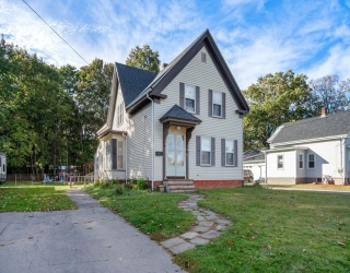 114 Oak Str, Middleboro, Massachusetts, 3 Bedrooms Bedrooms, 8 Rooms Rooms,2 BathroomsBathrooms,Residential,For Sale,Oak Str,73441201