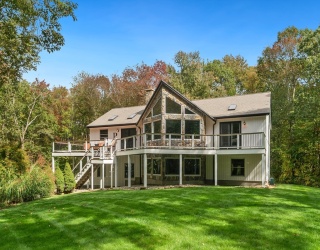 124 Wood Hill Rd, Monson, Massachusetts, 3 Bedrooms Bedrooms, 4 Rooms Rooms,2.5 BathroomsBathrooms,Residential,For Sale,Wood Hill Rd,73438765