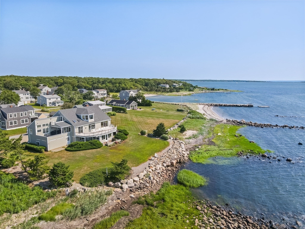 7 Anawan Rd, Mattapoisett, Massachusetts, 5 Bedrooms Bedrooms, 12 Rooms Rooms,3.5 BathroomsBathrooms,Residential,For Sale,Anawan Rd,73410528