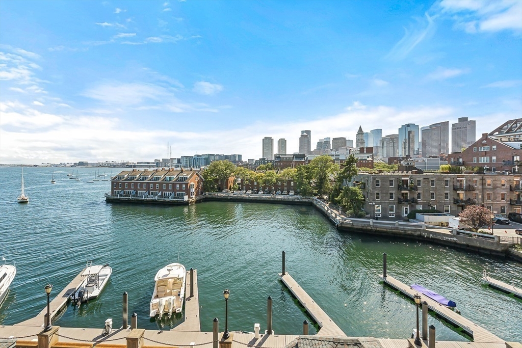 40 Battery St, Boston, Massachusetts, 2 Bedrooms Bedrooms, 5 Rooms Rooms,2.5 BathroomsBathrooms,Residential,For Sale,Battery St,73435047