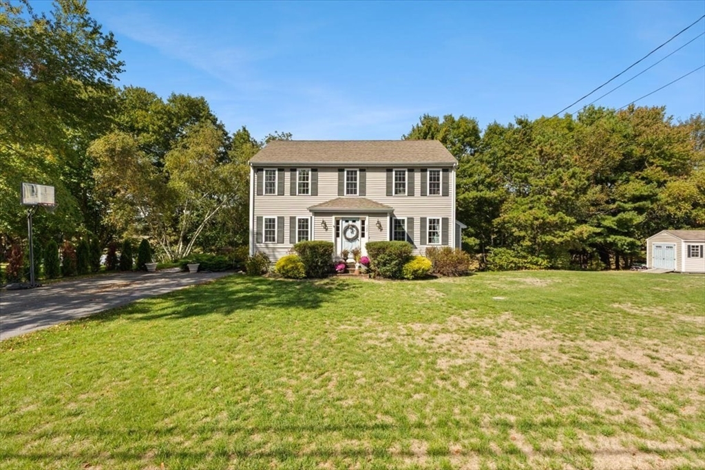 322 Purchase St, Middleboro, Massachusetts, 3 Bedrooms Bedrooms, 6 Rooms Rooms,2.5 BathroomsBathrooms,Residential,For Sale,Purchase St,73437703