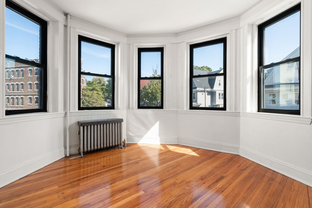 69 Quint Ave, Boston, Massachusetts, 1 Bedroom Bedrooms, 3 Rooms Rooms,1 BathroomBathrooms,Residential,For Sale,Quint Ave,73393162