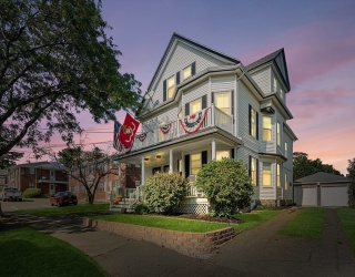 52 Dunlap St, Salem, Massachusetts, 8 Bedrooms Bedrooms, 14 Rooms Rooms,2.5 BathroomsBathrooms,Residential Income,For Sale,Dunlap St,73433015