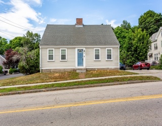 52 High St, Weymouth, Massachusetts, 4 Bedrooms Bedrooms, 9 Rooms Rooms,2 BathroomsBathrooms,Residential Income,For Sale,High St,73399594