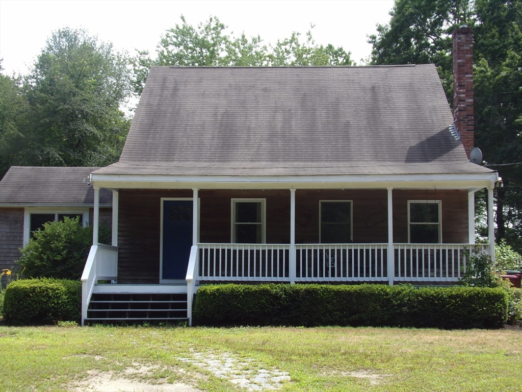 29 Beach St, Middleboro, Massachusetts, 3 Bedrooms Bedrooms, 8 Rooms Rooms,1.5 BathroomsBathrooms,Residential,For Sale,Beach St,73408771